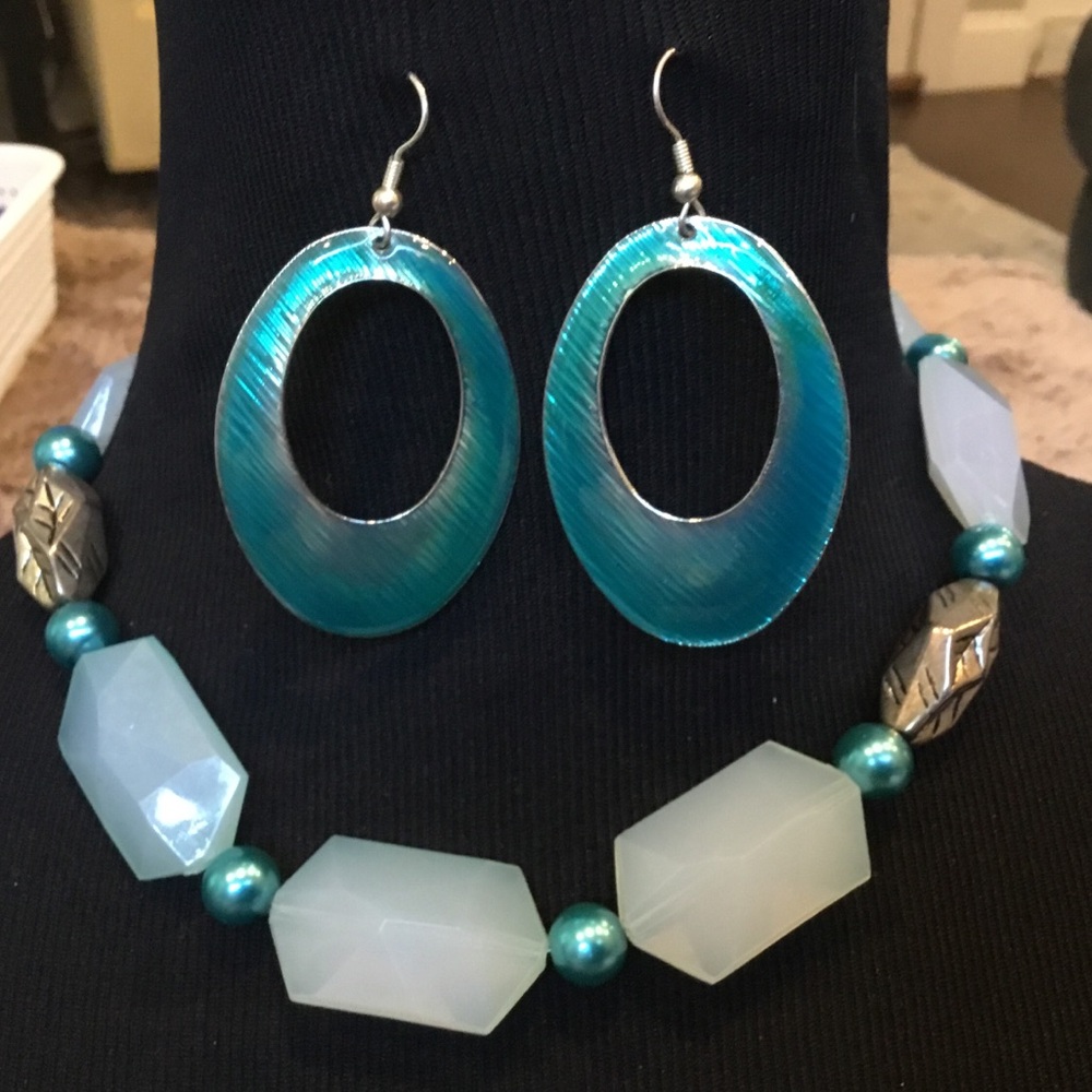 Turquoise Oval Drop Earrings with Beaded Necklace Set - Turquoise
